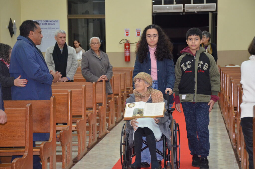 Sr. Adão Mascate e Sra. Maria: 50 anos de Matrimônio Sr. Adão Mascate e Sra. Maria: 50 anos de Matrimônio