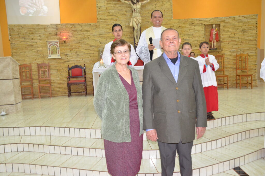 Sr. Adão Mascate e Sra. Maria: 50 anos de Matrimônio Sr. Adão Mascate e Sra. Maria: 50 anos de Matrimônio