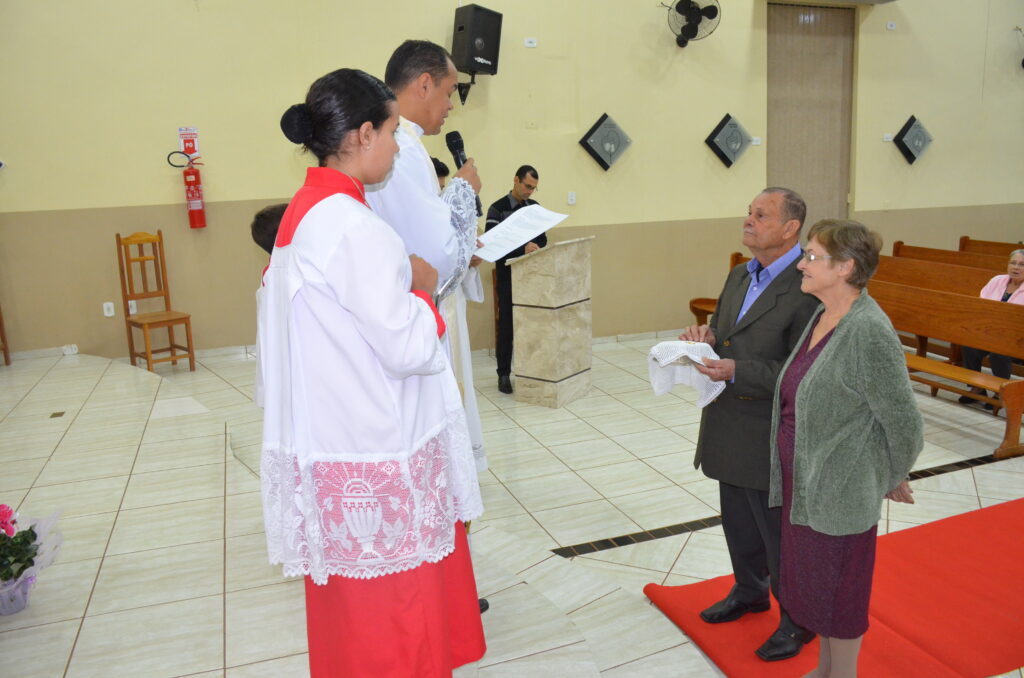 Sr. Adão Mascate e Sra. Maria: 50 anos de Matrimônio Sr. Adão Mascate e Sra. Maria: 50 anos de Matrimônio