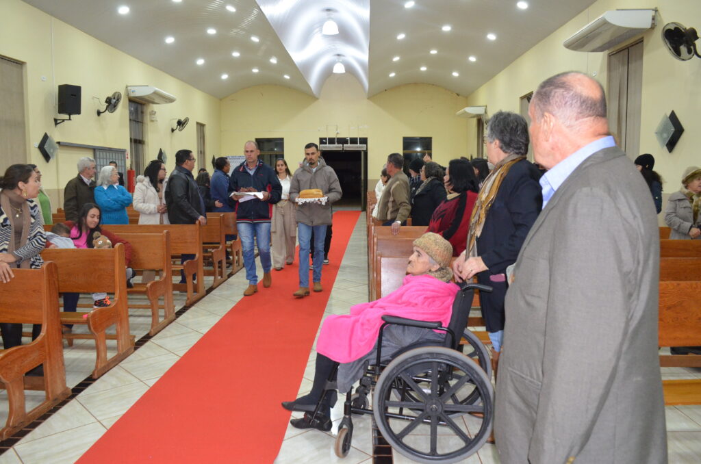 Sr. Adão Mascate e Sra. Maria: 50 anos de Matrimônio Sr. Adão Mascate e Sra. Maria: 50 anos de Matrimônio