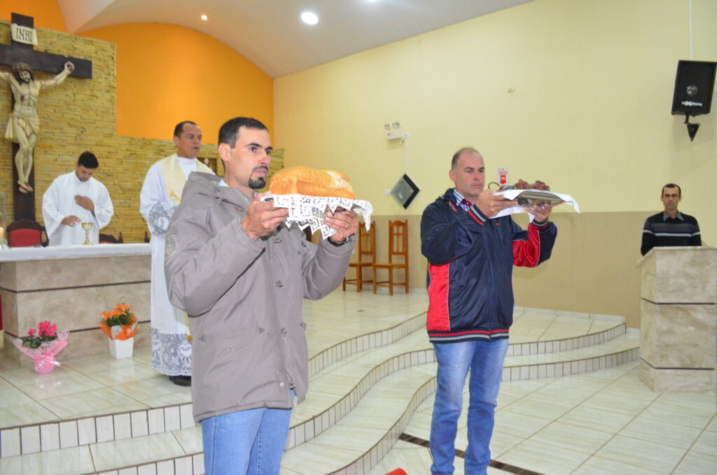 Sr. Adão Mascate e Sra. Maria: 50 anos de Matrimônio Sr. Adão Mascate e Sra. Maria: 50 anos de Matrimônio