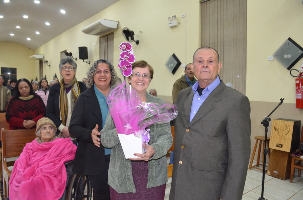 Sr. Adão Mascate e Sra. Maria: 50 anos de Matrimônio Sr. Adão Mascate e Sra. Maria: 50 anos de Matrimônio