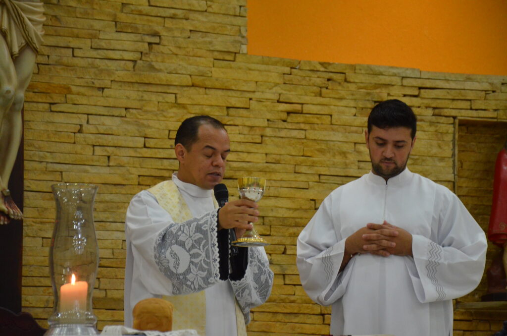 Sr. Adão Mascate e Sra. Maria: 50 anos de Matrimônio Sr. Adão Mascate e Sra. Maria: 50 anos de Matrimônio