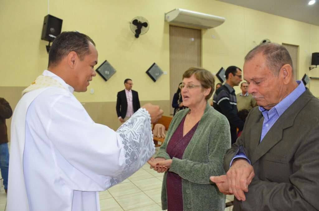 Sr. Adão Mascate e Sra. Maria: 50 anos de Matrimônio Sr. Adão Mascate e Sra. Maria: 50 anos de Matrimônio