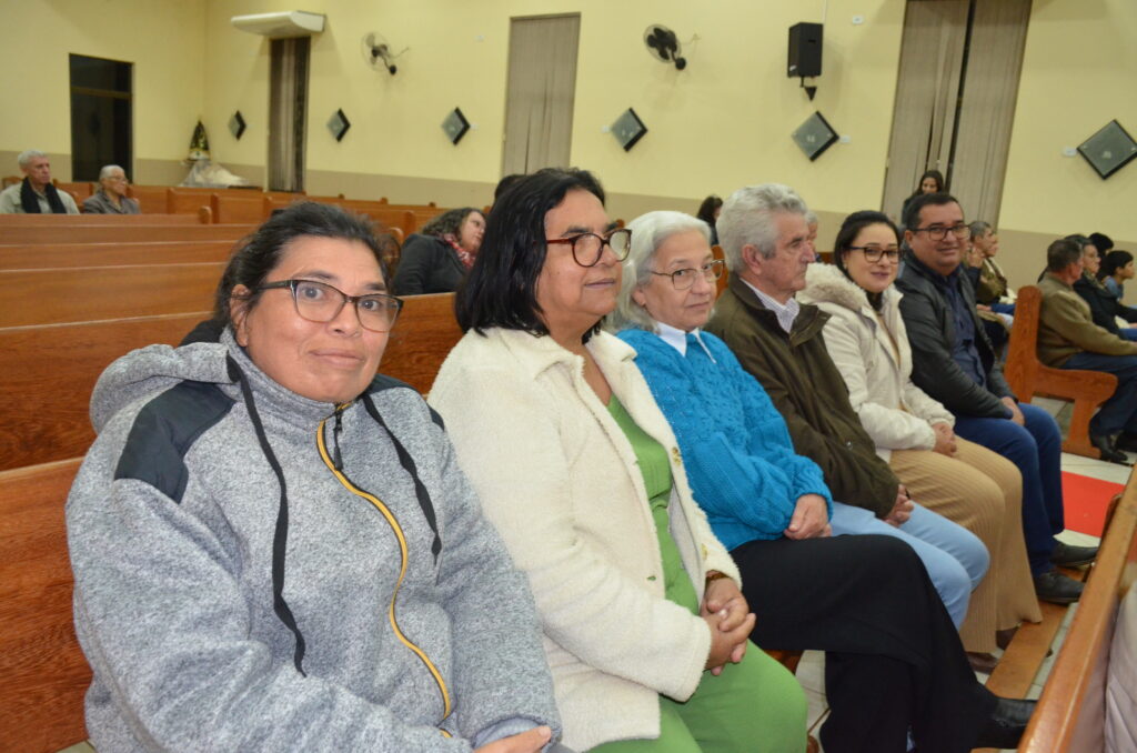 Sr. Adão Mascate e Sra. Maria: 50 anos de Matrimônio Sr. Adão Mascate e Sra. Maria: 50 anos de Matrimônio