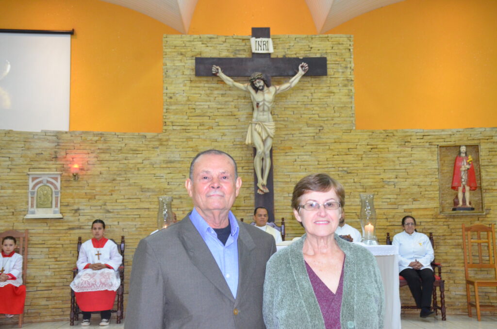 Sr. Adão Mascate e Sra. Maria: 50 anos de Matrimônio Sr. Adão Mascate e Sra. Maria: 50 anos de Matrimônio
