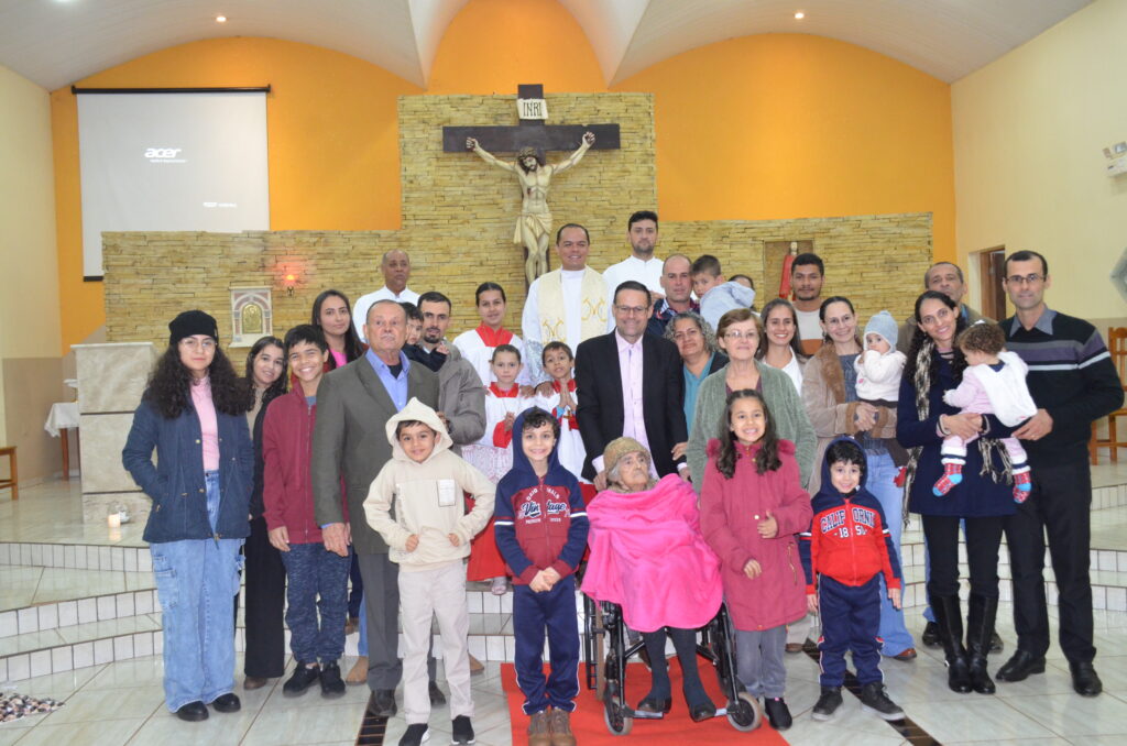 Sr. Adão Mascate e Sra. Maria: 50 anos de Matrimônio Sr. Adão Mascate e Sra. Maria: 50 anos de Matrimônio