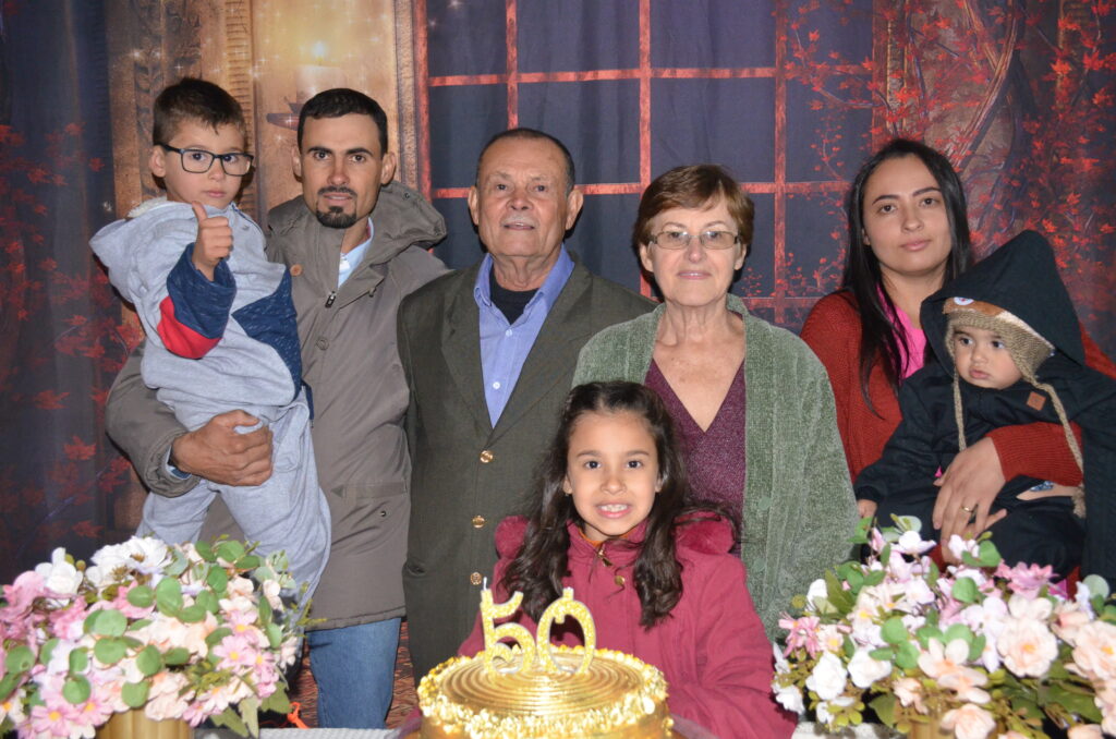 Sr. Adão Mascate e Sra. Maria: 50 anos de Matrimônio Sr. Adão Mascate e Sra. Maria: 50 anos de Matrimônio