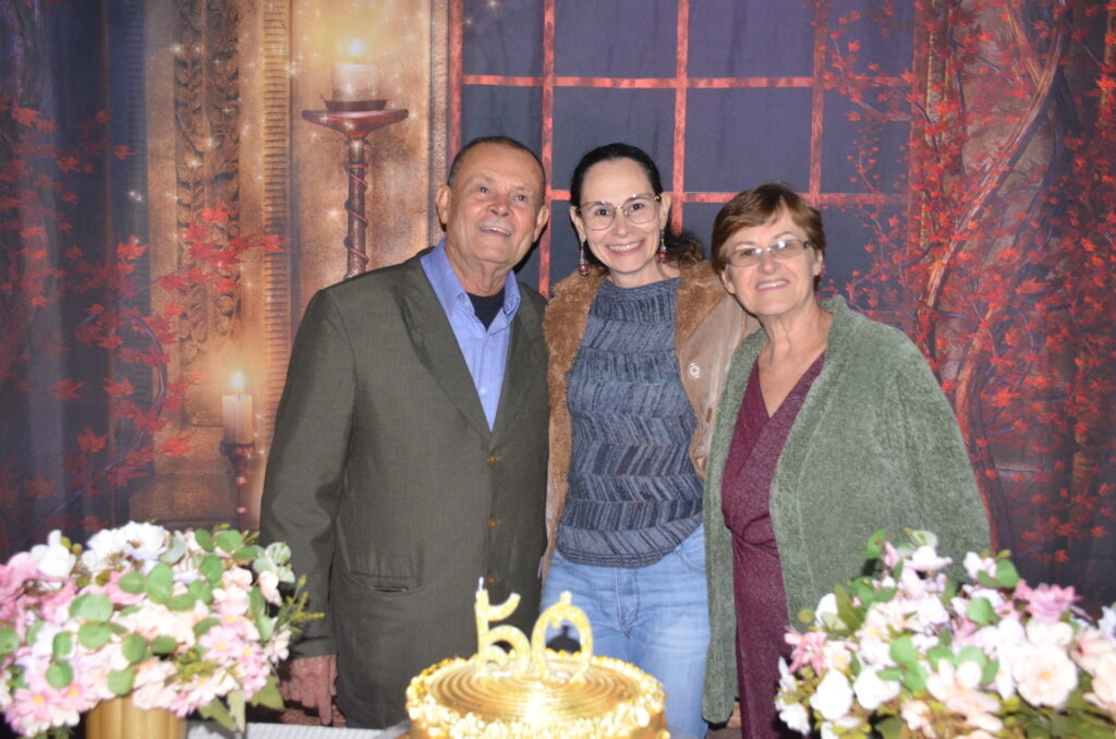 Sr. Adão Mascate e Sra. Maria: 50 anos de Matrimônio Sr. Adão Mascate e Sra. Maria: 50 anos de Matrimônio