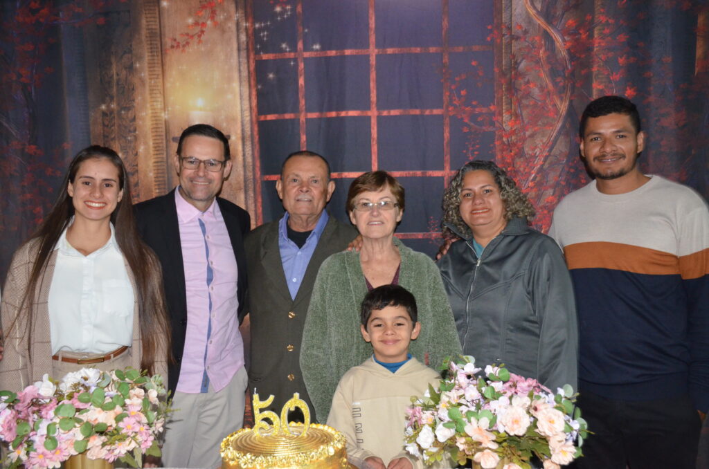 Sr. Adão Mascate e Sra. Maria: 50 anos de Matrimônio Sr. Adão Mascate e Sra. Maria: 50 anos de Matrimônio