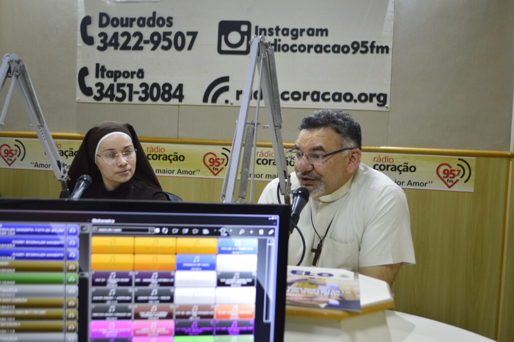 Pe. Leão Pedro e Irmã Viviane Maria falam da beatificação do Pe. Gilberto Maria Defina Pe. Leão Pedro e Irmã Viviane Maria falam da beatificação do Pe. Gilberto Maria Defina
