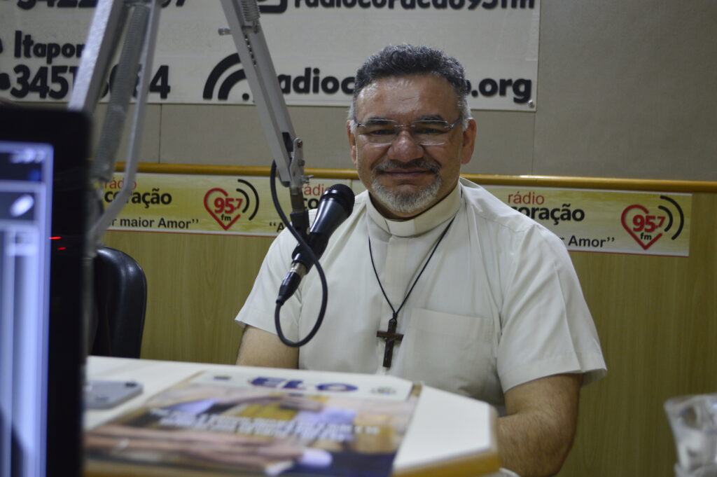 Pe. Leão Pedro e Irmã Viviane Maria falam da beatificação do Pe. Gilberto Maria Defina Pe. Leão Pedro e Irmã Viviane Maria falam da beatificação do Pe. Gilberto Maria Defina