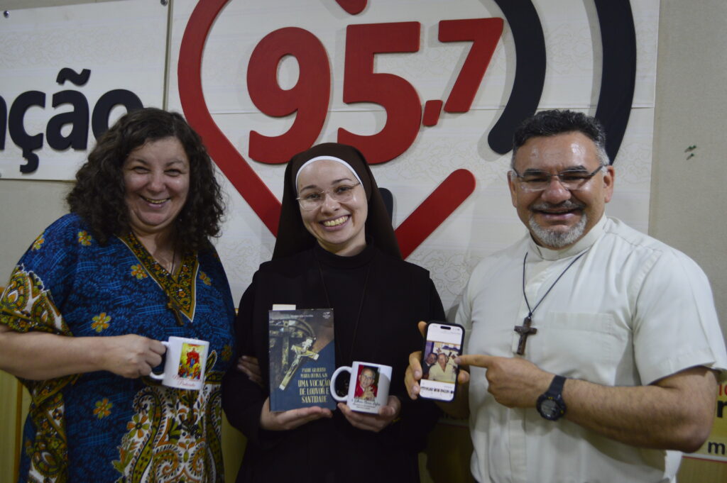 Pe. Leão Pedro e Irmã Viviane Maria falam da beatificação do Pe. Gilberto Maria Defina Pe. Leão Pedro e Irmã Viviane Maria falam da beatificação do Pe. Gilberto Maria Defina