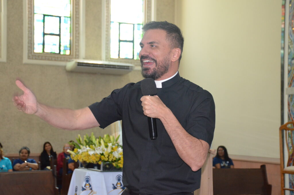 4° Encontro Estadual do Movimento das Mães que Oram pelos Filhos 4° Encontro Estadual do Movimento das Mães que Oram pelos Filhos