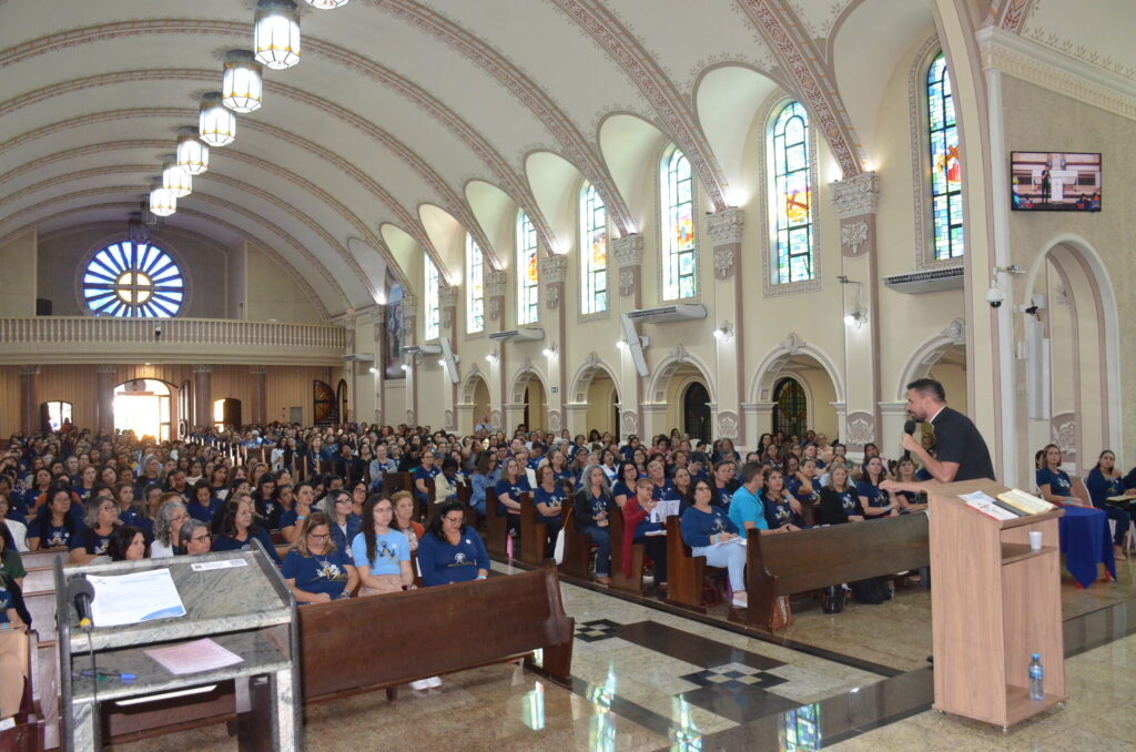 4° Encontro Estadual do Movimento das Mães que Oram pelos Filhos 4° Encontro Estadual do Movimento das Mães que Oram pelos Filhos