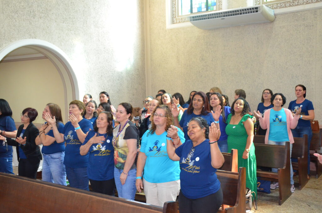 4° Encontro Estadual do Movimento das Mães que Oram pelos Filhos 4° Encontro Estadual do Movimento das Mães que Oram pelos Filhos