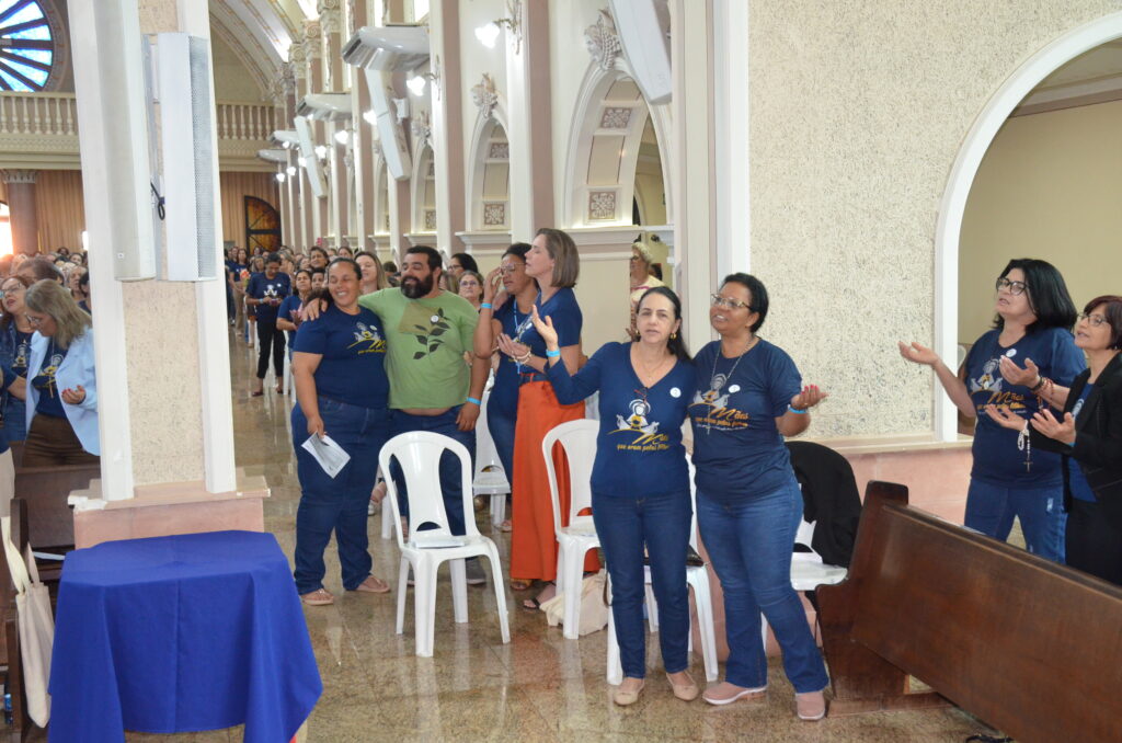 4° Encontro Estadual do Movimento das Mães que Oram pelos Filhos 4° Encontro Estadual do Movimento das Mães que Oram pelos Filhos