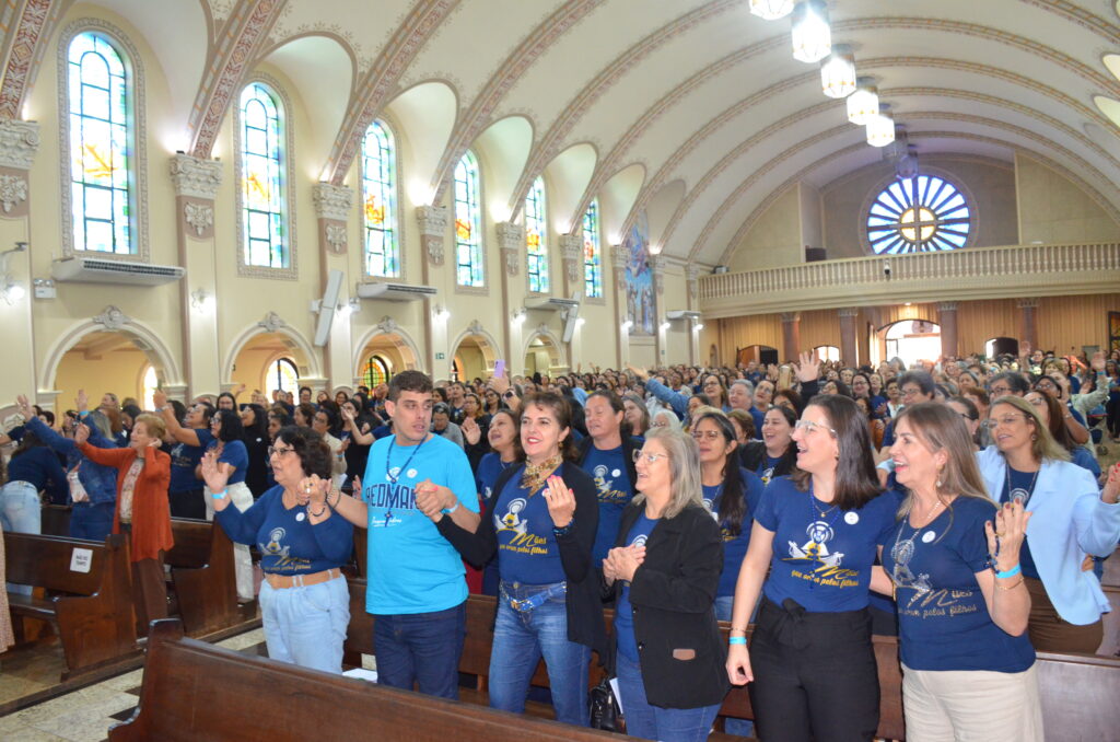 4° Encontro Estadual do Movimento das Mães que Oram pelos Filhos 4° Encontro Estadual do Movimento das Mães que Oram pelos Filhos
