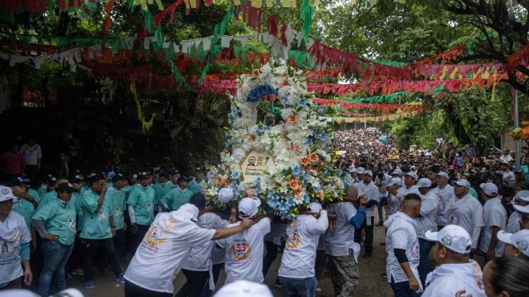 Após as prisões dos últimos dias, o governo da Nicarágua exilou 7 sacerdotes, enviando-os para Roma.