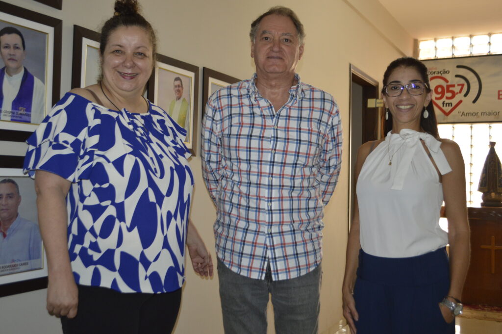 Mauro Alcântara, diretor da Grande FM visita Rádio Coração Mauro Alcântara, diretor da Grande FM visita Rádio Coração