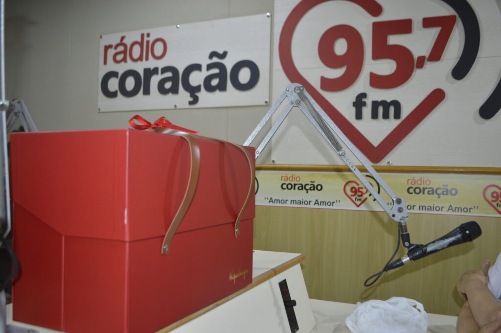 Rádio Coração sorteia cesta de Natal ao vivo Rádio Coração sorteia cesta de Natal ao vivo