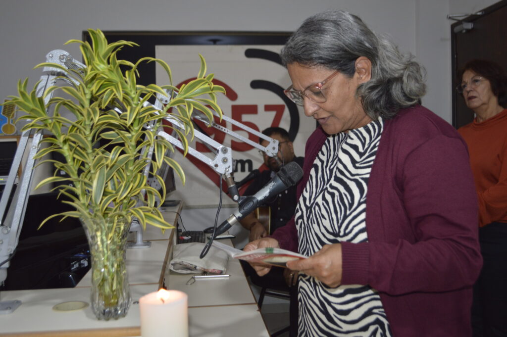 Pe. Welinton Costa preside missa na Rádio Coração Pe. Welinton Costa preside missa na Rádio Coração