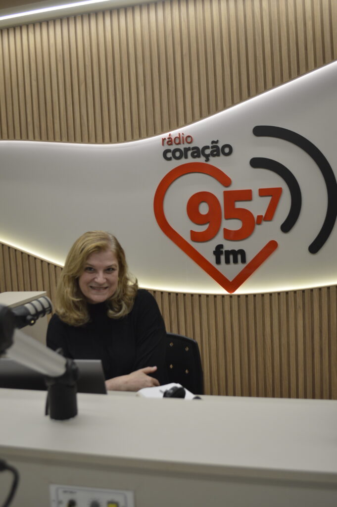 Rádio Coração inaugura novo e moderno estúdio Rádio Coração inaugura novo e moderno estúdio