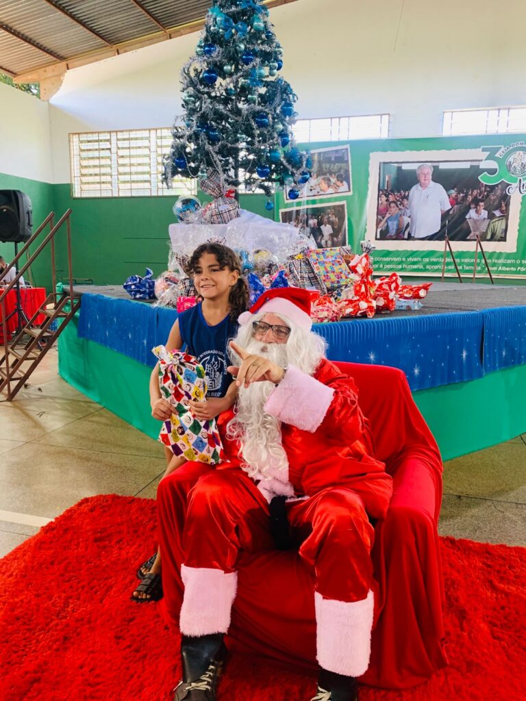 'Ceia' encerra ano com Festa de Natal e distribuição de cestas de alimentos 'Ceia' encerra ano com Festa de Natal e distribuição de cestas de alimentos