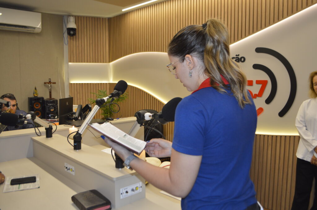 Pe. Marcos Roberto preside 1° missa como novo diretor espiritual da Rádio Coração