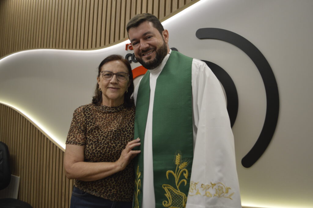 Pe. Marcos Roberto preside 1° missa como novo diretor espiritual da Rádio Coração