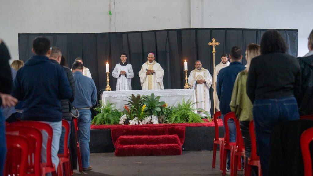 Bispo Dom Henrique celebrou missa que marcou encerramento da 60ª Expoagro Bispo Dom Henrique celebrou missa que marcou encerramento da 60ª Expoagro