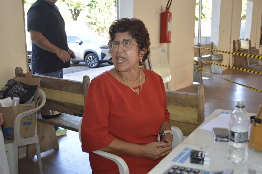 Feira do Coração atrai centenas de pessoas na casa de Retiros