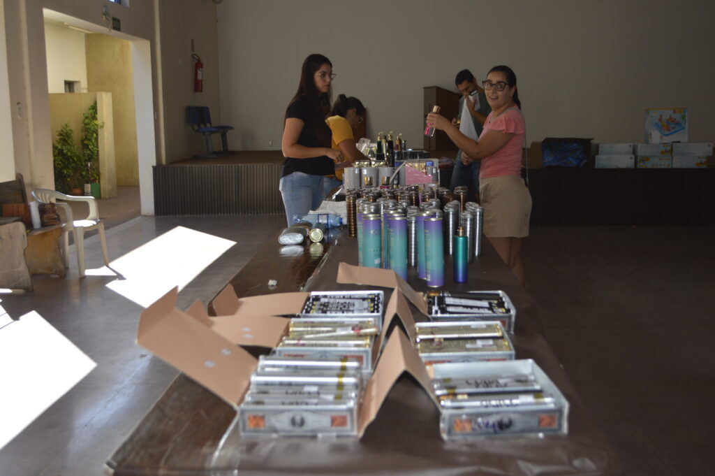 Feira do Coração atrai centenas de pessoas na casa de Retiros