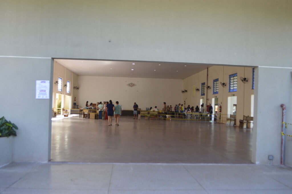 Feira do Coração atrai centenas de pessoas na casa de Retiros