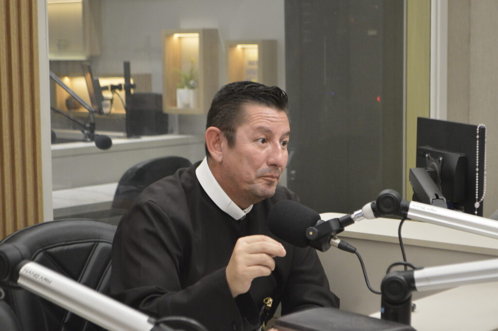 Rádio Coração FM recebe o ícone histórico de Nsa. Sra. do Perpétuo Socorro Rádio Coração FM recebe o ícone histórico de Nsa. Sra. do Perpétuo Socorro