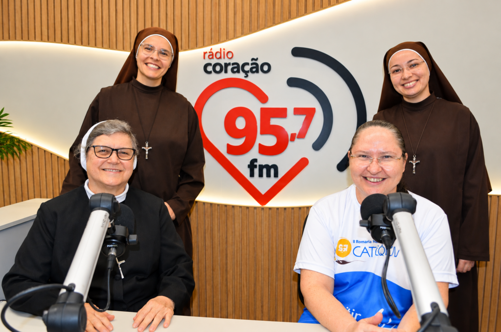 ‘Vidas Consagradas’ - Novo programa da Rádio coração FM ‘Vidas Consagradas’ - Novo programa da Rádio coração FM