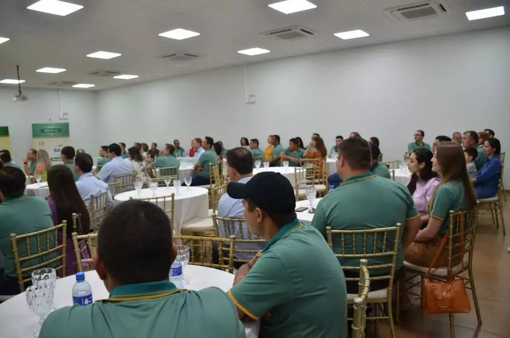 Tempo de Casa: COAMO presta homenagem aos funcionários Tempo de Casa: COAMO presta homenagem aos funcionários