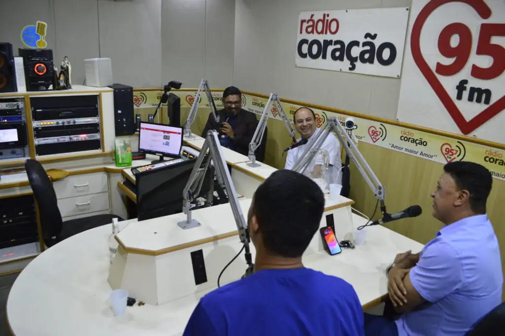 Ponto de Vista - Vocação sacerdotal na Igreja Católica: desafios e esperanças Ponto de Vista - Vocação sacerdotal na Igreja Católica: desafios e esperanças