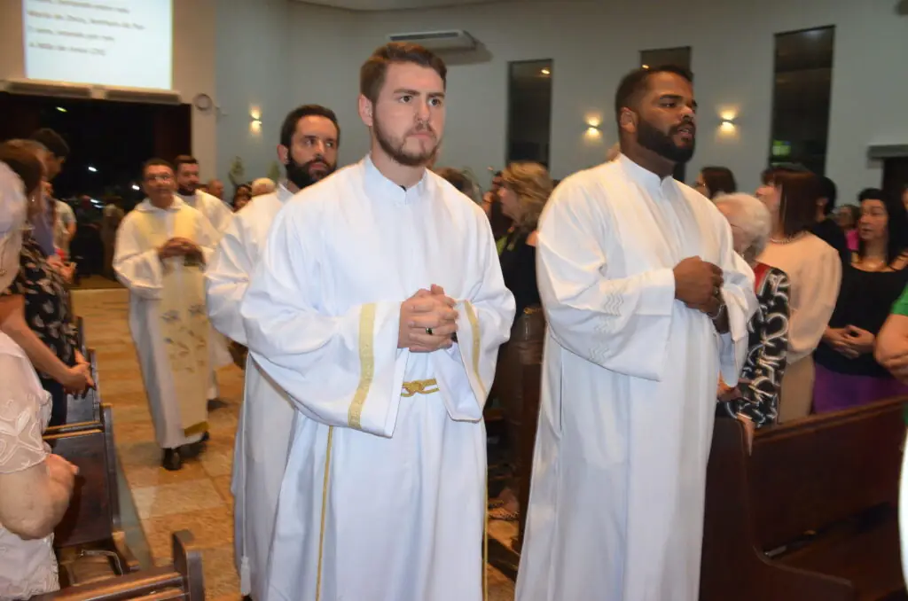 Missa em Ação de Graças e homenagens marcam os 16 anos de sacerdócio do Pe. Marcos Roberto Missa em Ação de Graças e homenagens marcam os 16 anos de sacerdócio do Pe. Marcos Roberto