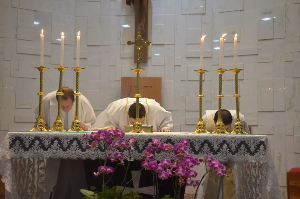 Missa em Ação de Graças e homenagens marcam os 16 anos de sacerdócio do Pe. Marcos Roberto Missa em Ação de Graças e homenagens marcam os 16 anos de sacerdócio do Pe. Marcos Roberto