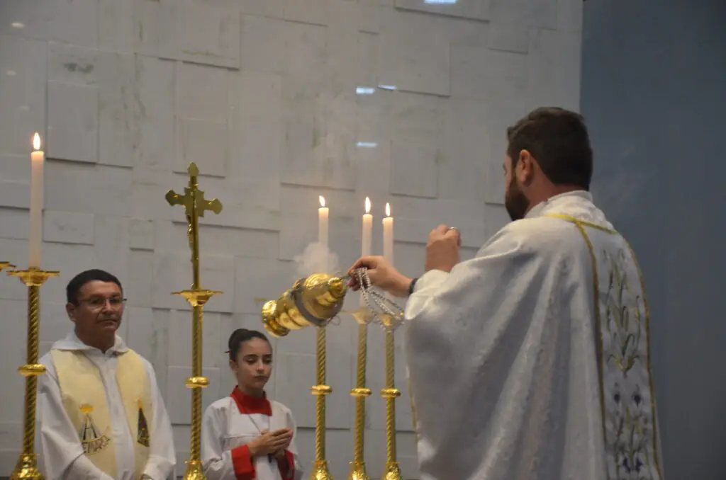 Missa em Ação de Graças e homenagens marcam os 16 anos de sacerdócio do Pe. Marcos Roberto Missa em Ação de Graças e homenagens marcam os 16 anos de sacerdócio do Pe. Marcos Roberto