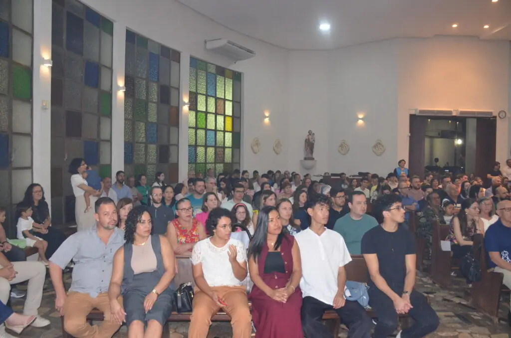 Missa em Ação de Graças e homenagens marcam os 16 anos de sacerdócio do Pe. Marcos Roberto Missa em Ação de Graças e homenagens marcam os 16 anos de sacerdócio do Pe. Marcos Roberto