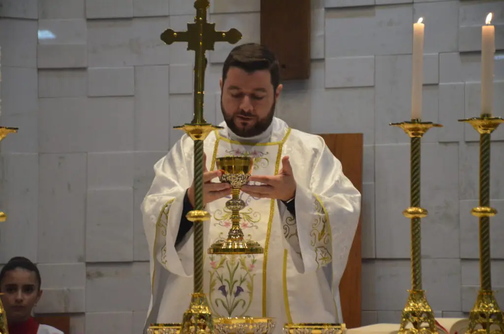 Missa em Ação de Graças e homenagens marcam os 16 anos de sacerdócio do Pe. Marcos Roberto Missa em Ação de Graças e homenagens marcam os 16 anos de sacerdócio do Pe. Marcos Roberto