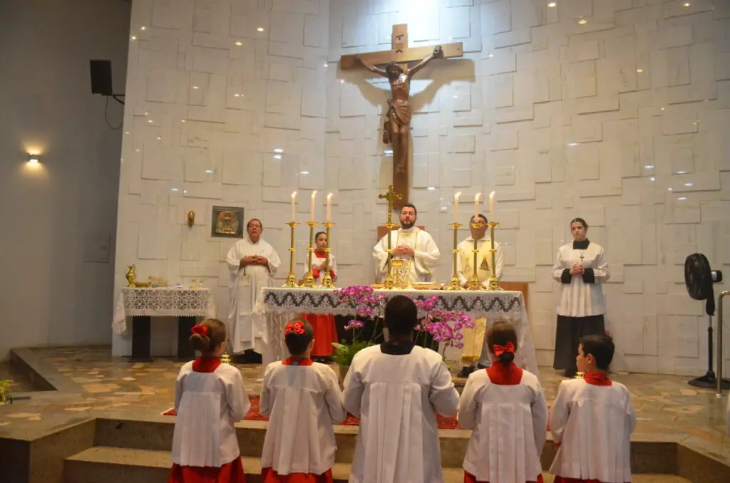 Missa em Ação de Graças e homenagens marcam os 16 anos de sacerdócio do Pe. Marcos Roberto Missa em Ação de Graças e homenagens marcam os 16 anos de sacerdócio do Pe. Marcos Roberto