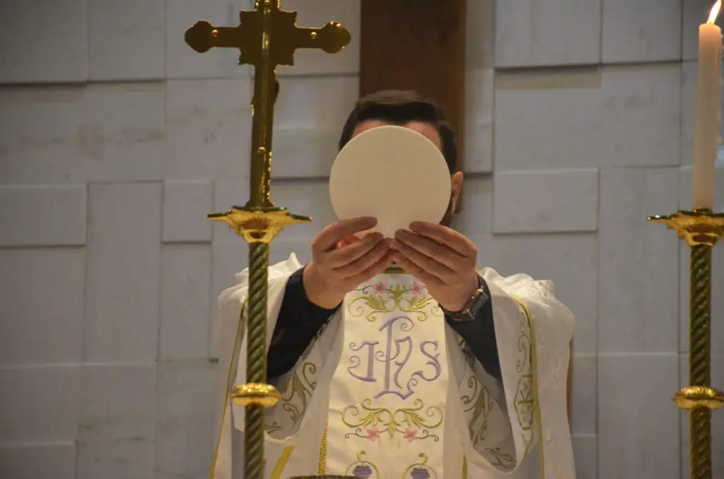 Missa em Ação de Graças e homenagens marcam os 16 anos de sacerdócio do Pe. Marcos Roberto Missa em Ação de Graças e homenagens marcam os 16 anos de sacerdócio do Pe. Marcos Roberto