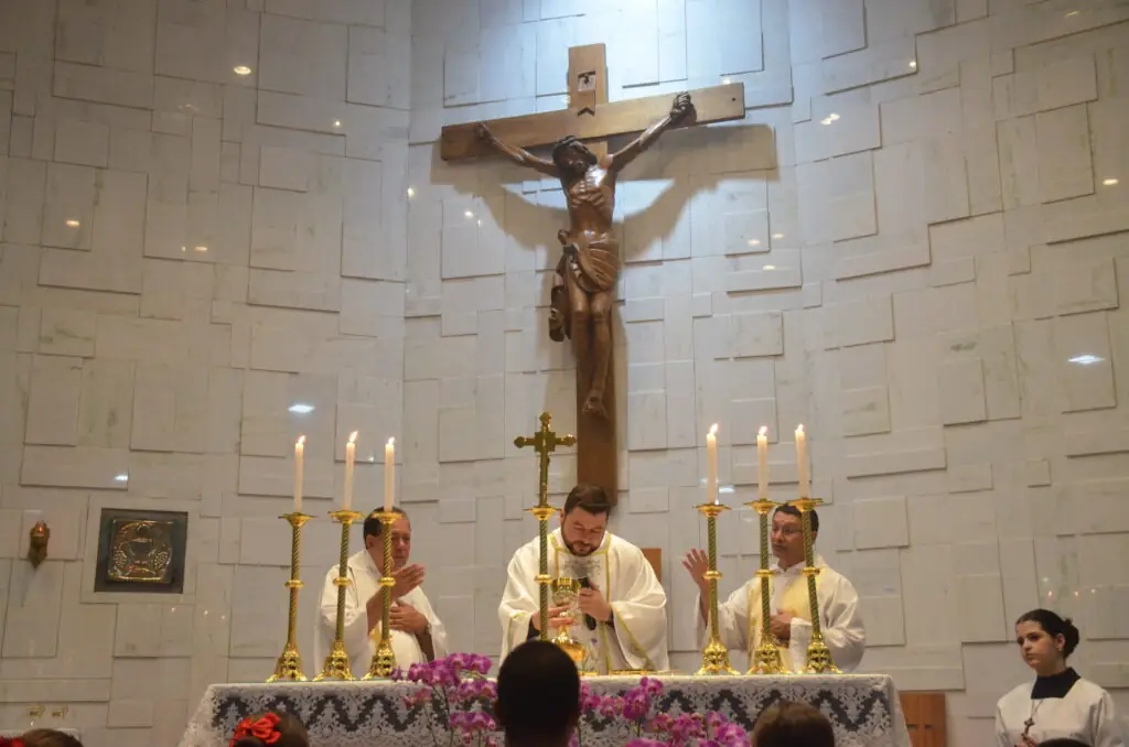 Missa em Ação de Graças e homenagens marcam os 16 anos de sacerdócio do Pe. Marcos Roberto Missa em Ação de Graças e homenagens marcam os 16 anos de sacerdócio do Pe. Marcos Roberto