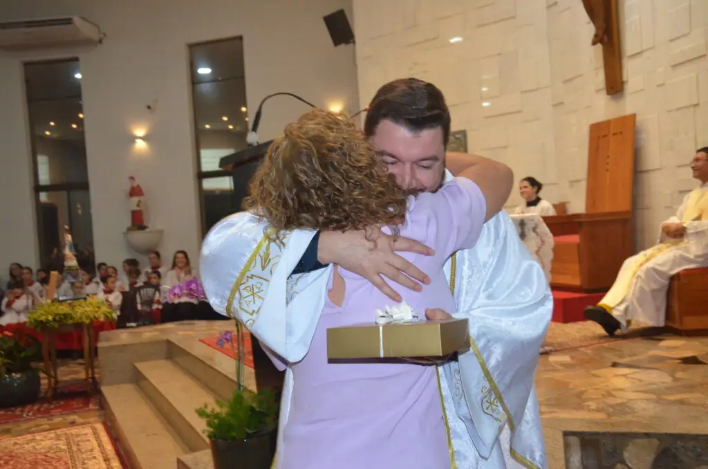 Missa em Ação de Graças e homenagens marcam os 16 anos de sacerdócio do Pe. Marcos Roberto Missa em Ação de Graças e homenagens marcam os 16 anos de sacerdócio do Pe. Marcos Roberto