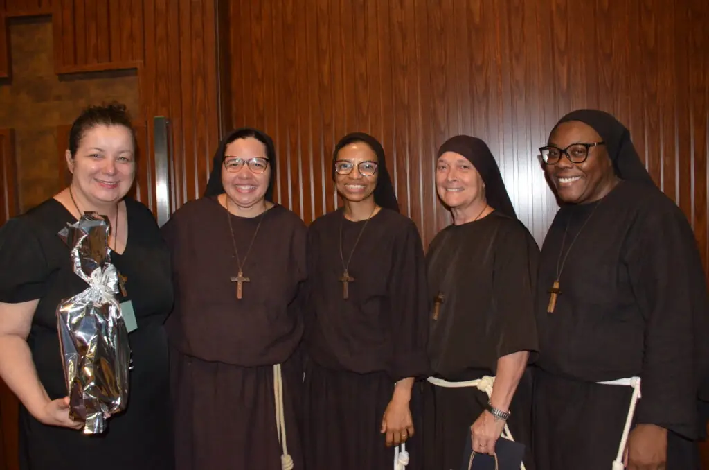 Missa em Ação de Graças e homenagens marcam os 16 anos de sacerdócio do Pe. Marcos Roberto Missa em Ação de Graças e homenagens marcam os 16 anos de sacerdócio do Pe. Marcos Roberto