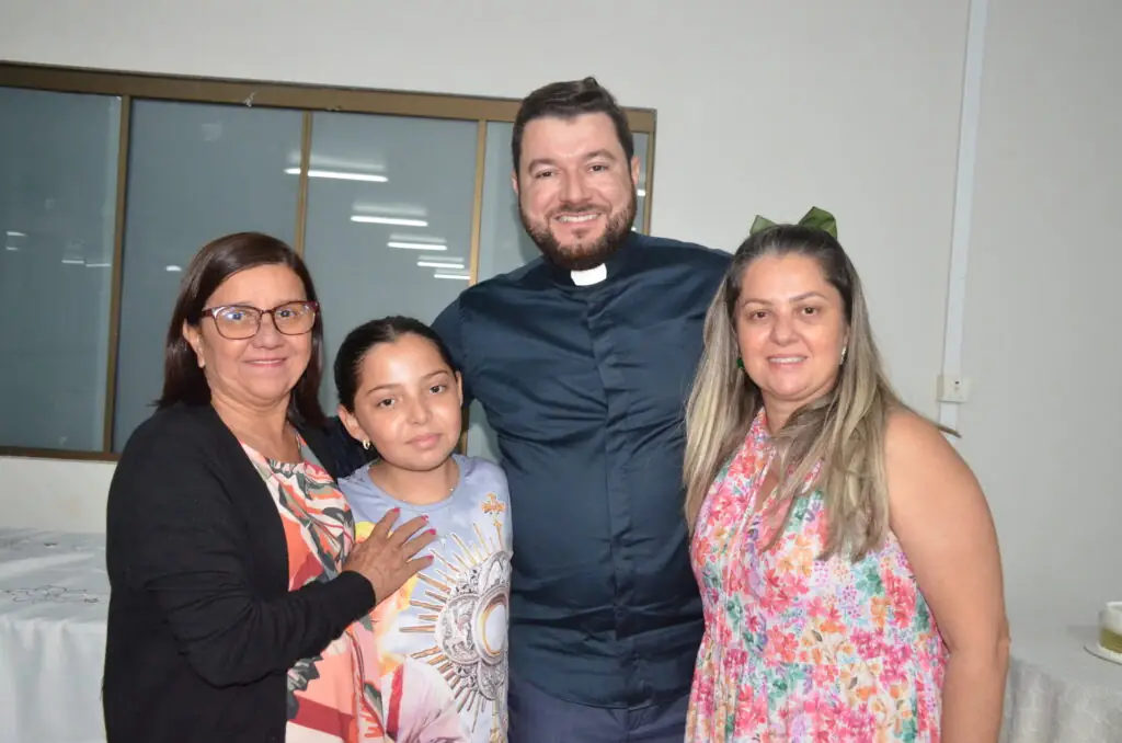 Missa em Ação de Graças e homenagens marcam os 16 anos de sacerdócio do Pe. Marcos Roberto Missa em Ação de Graças e homenagens marcam os 16 anos de sacerdócio do Pe. Marcos Roberto