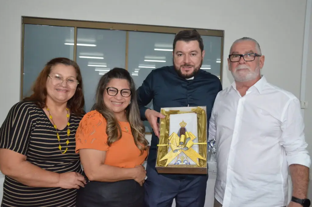 Missa em Ação de Graças e homenagens marcam os 16 anos de sacerdócio do Pe. Marcos Roberto Missa em Ação de Graças e homenagens marcam os 16 anos de sacerdócio do Pe. Marcos Roberto